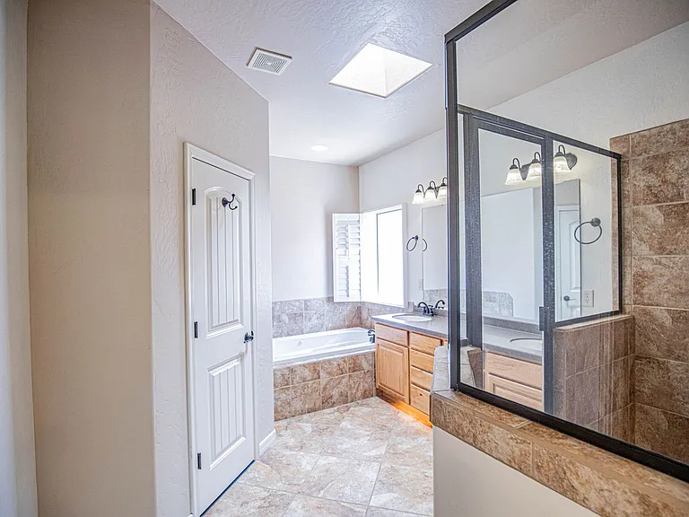 1124 Pajarito Dr — Photo 35