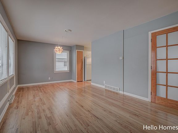 3rd image of 1101 Kentwood St NE