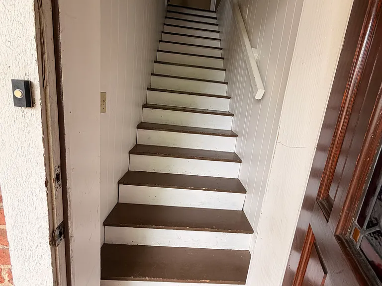 700 W Jefferson St #B — Photo 2