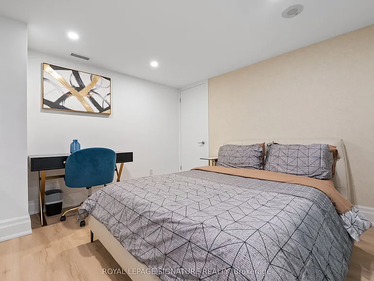 95 Bathurst St #109 — Photo 16