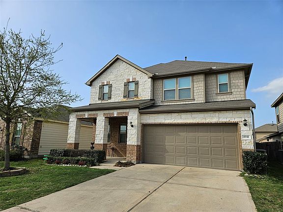 3rd image of 4042 Lake Cypress Cir
