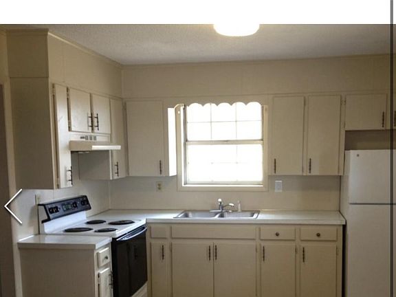 3rd image of 508 Dennis Dr