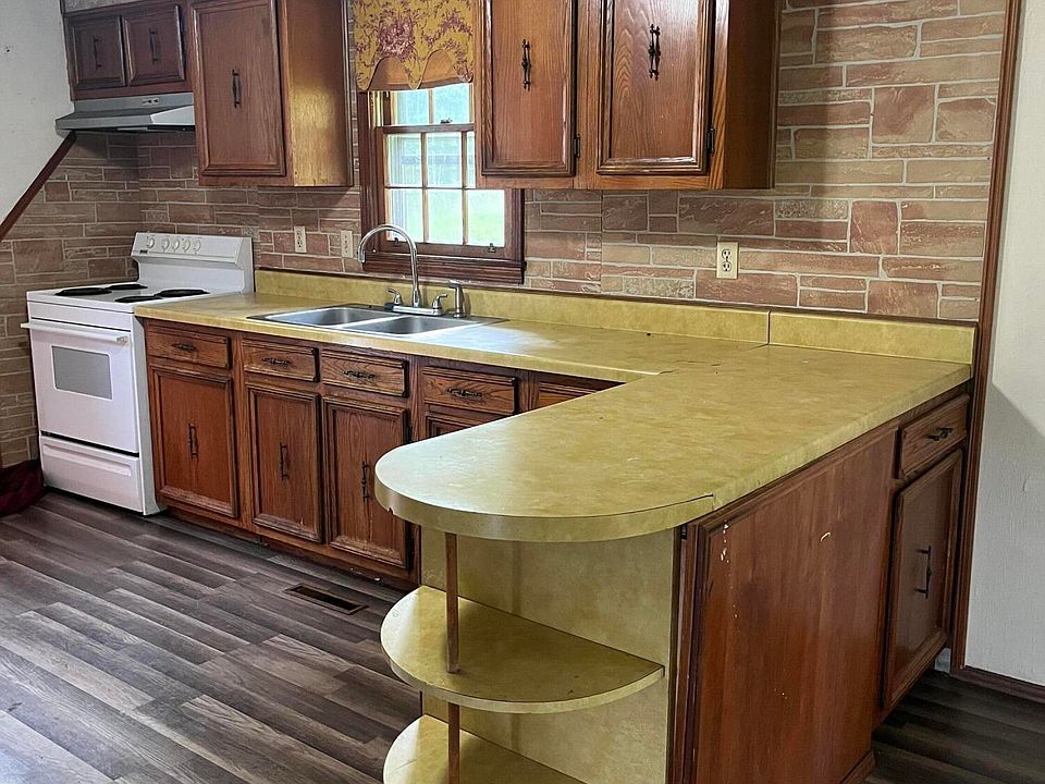 340 Devol St, Summersville, WV 26651 Zillow