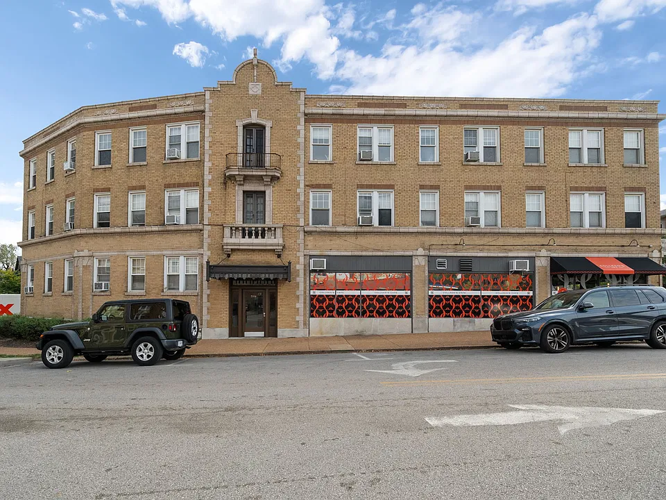 7350 Lindell Blvd #307