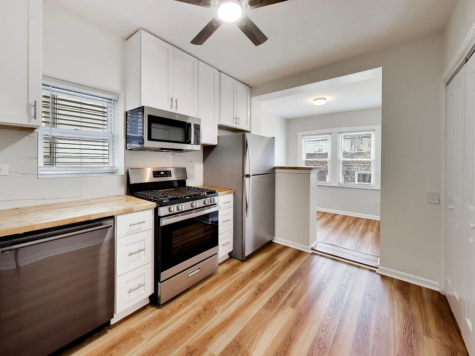 2 bed, 1400 sqft, $2,100 — Photo 3