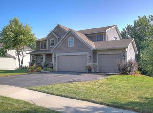 705 Weston Ridge Pkwy, Chaska, MN 55318