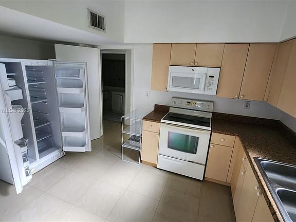 2nd image of 3200 NE 191st St #113
