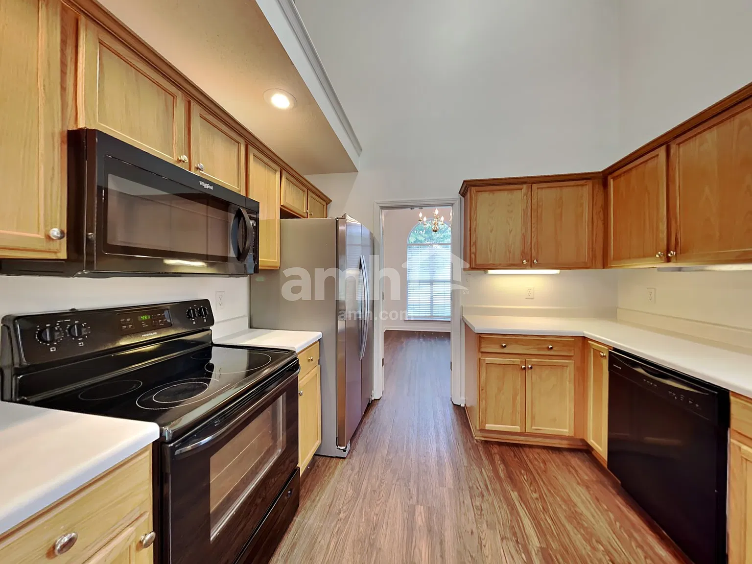 3 bed, 2.5 bath, 1607 sqft, $1,925 — Photo 3