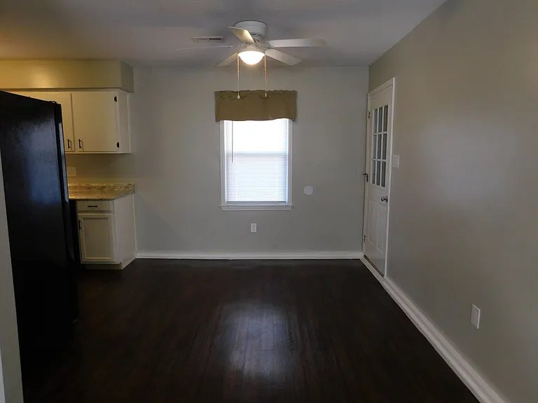 605 Hayden Ct — Photo 7