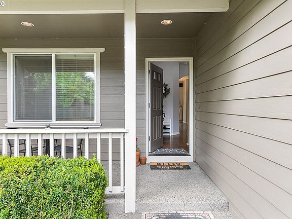 2nd image of 211 NE 55th Ave