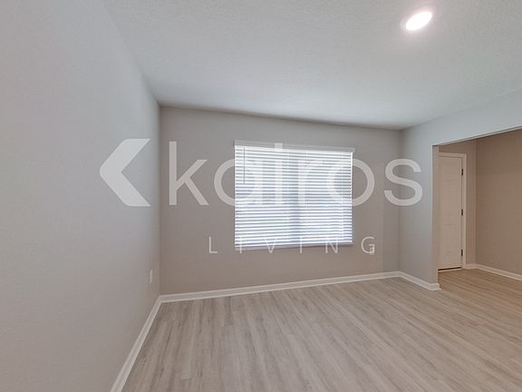 3rd image of 204 Monarch Ln