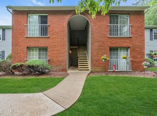 705 Zlotkin Cir APT 8, Freehold, NJ 07728