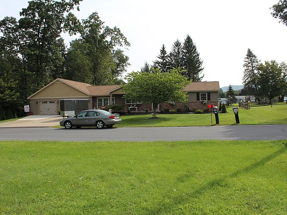 3rd image of 431 Hillside Dr S