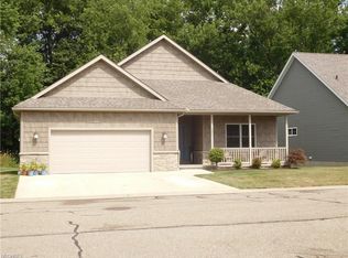 302 Alexis Ln, Canal Fulton, OH 44614