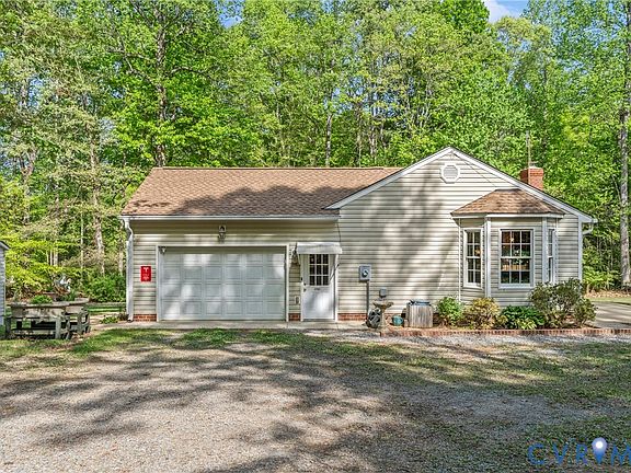 3rd image of 11470 Laurel Rd