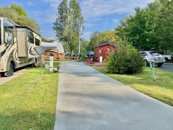 496 Vista Cir, Blairsville, GA 30512