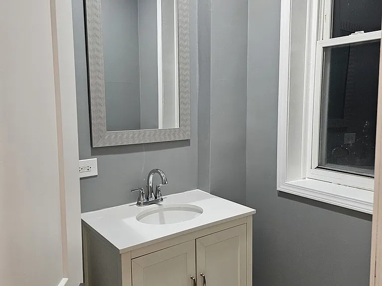 4749 S Prairie Ave #2 — Photo 8