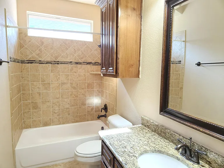 1016 Taylor Dr — Photo 32