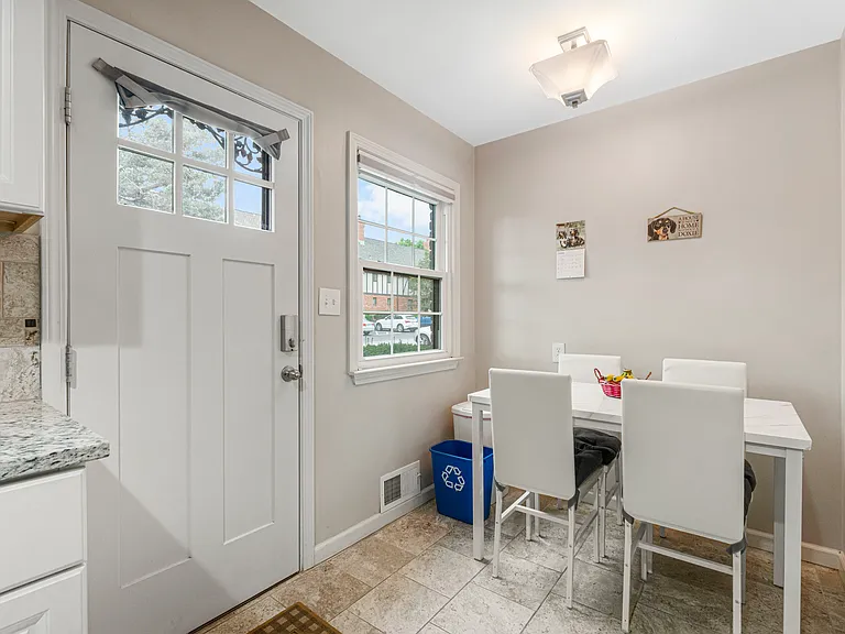 8383 Somerset Dr — Photo 7