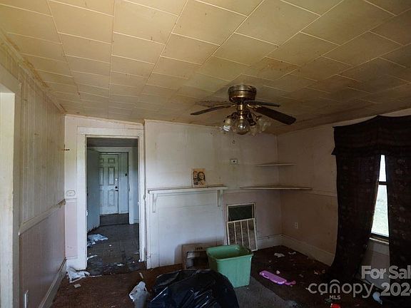 3rd image of 202 N Davis Ave