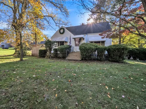 726 E State St, Barberton, OH 44203