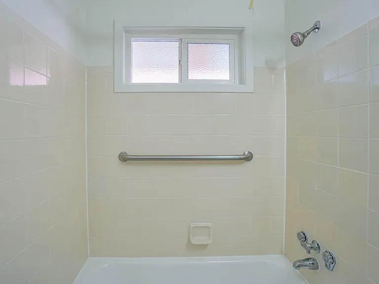 470 SE 12th Ave — Photo 26
