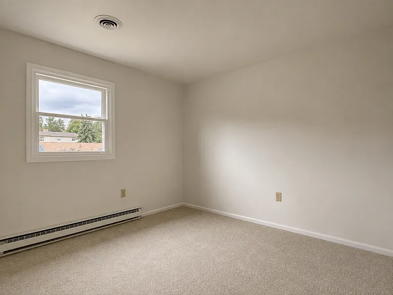 132 Marion Ter — Photo 16