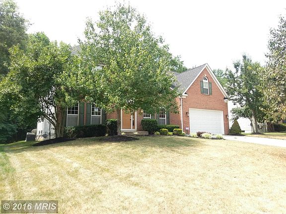 Exterior Front View Side