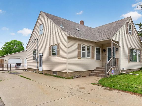 2nd image of 305 N Mantorville Ave