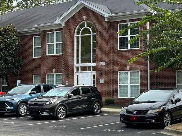 9207 Pine Lake Dr Unit 101, Louisville, KY 40220