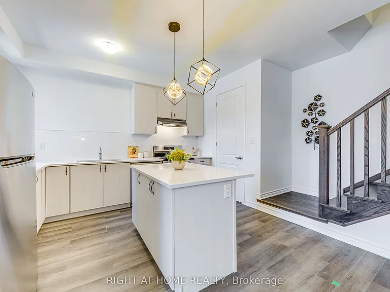 1805 Thames Cir — Photo 8