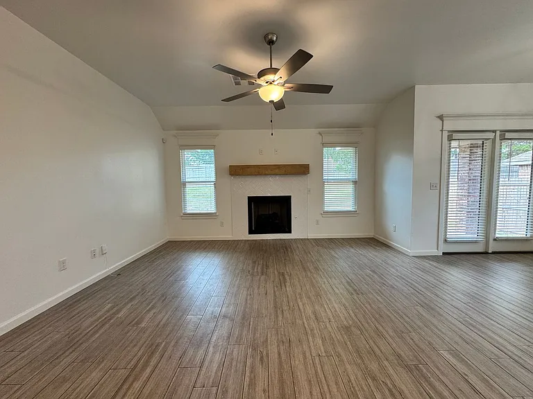 1113 Magnolia Dr — Photo 8