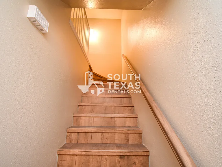 609 Sherwood Dr #G — Photo 6