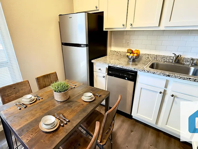 Arcadia Dell Apartments — Photo 11