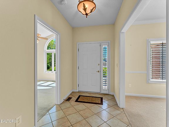 5th image of 213 Osage Ln