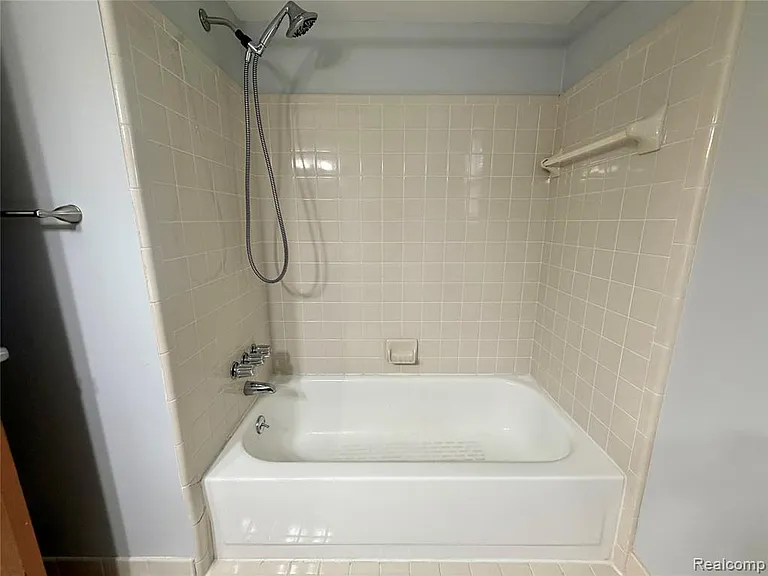 1746 Brookline St — Photo 13