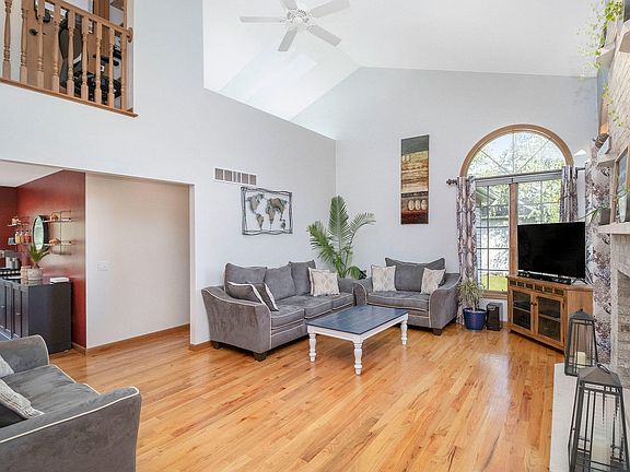 3rd image of 103 Pinehurst Ln
