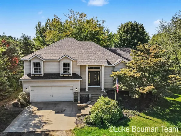 9875 Scotch Ct, West Olive, MI 49460