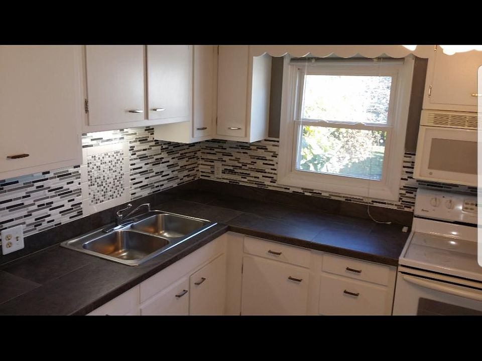 2nd image of 2138 Monroe Ave NW