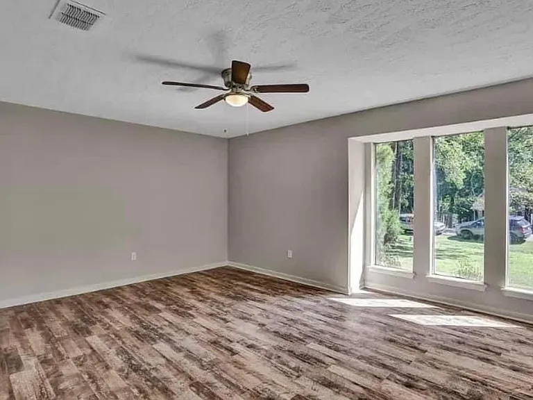 1108 Martin Dr — Photo 5