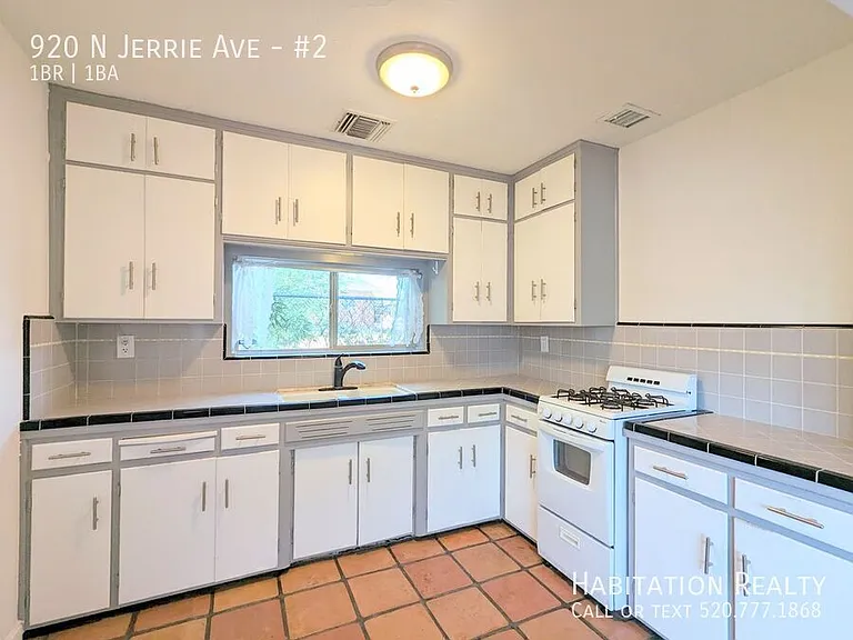 920 N Jerrie Ave #2 — Photo 5