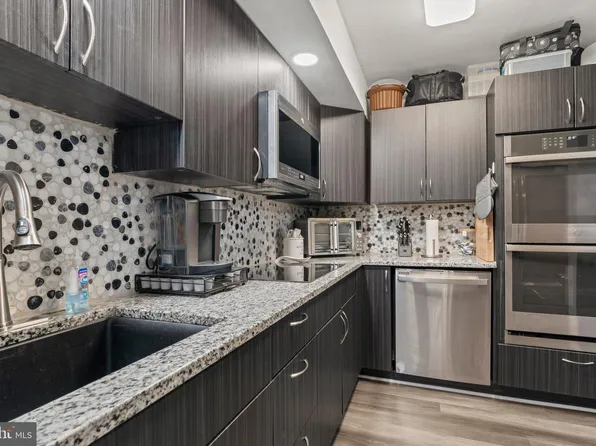 12138 Rambler Rd, Philadelphia, PA 19154