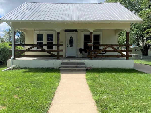 1609 Elk St, Beatrice, NE 68310