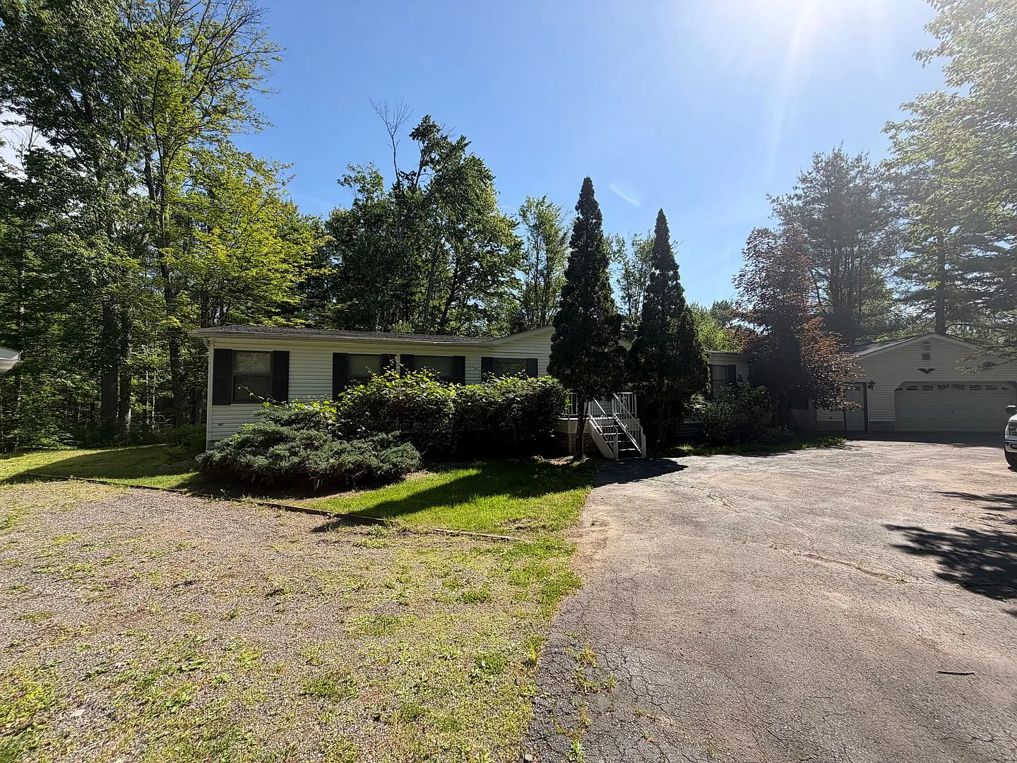 Peaceful Catskills Living | Spacious 4 Bedroom, 3 Bathroom Home in Grahamsville, NY — Photo 1