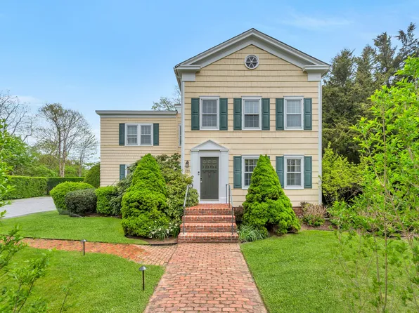 244 N Main St, Southampton, NY 11968