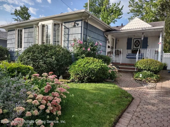 364 Armstrong Ave, Staten Island, NY 10308
