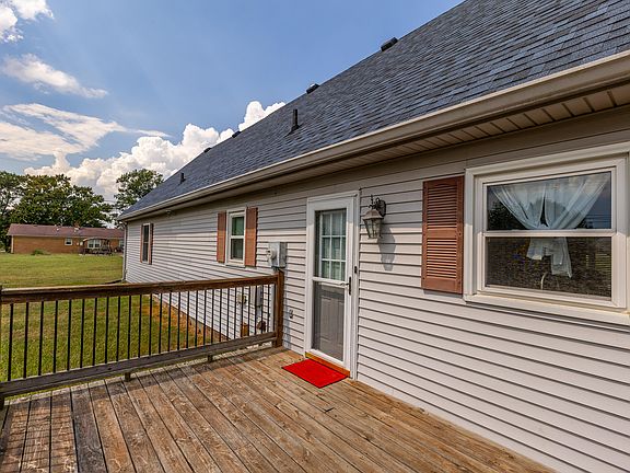 4th image of 55 Windy Ln