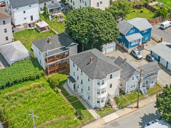 502-506 Alden St, Fall River, MA 02723