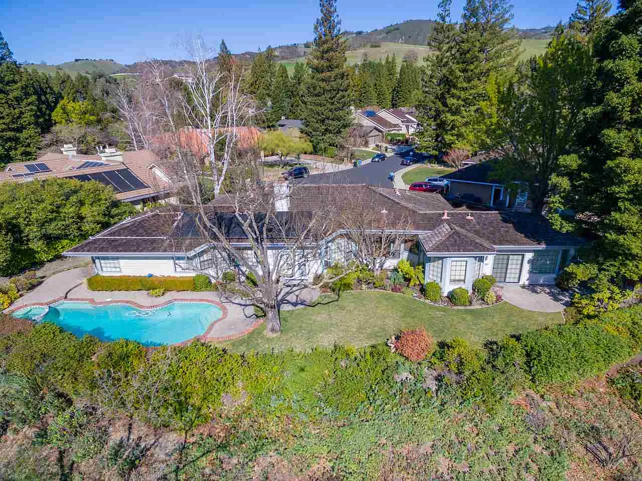 1804 Fallbrook Dr photo 1
