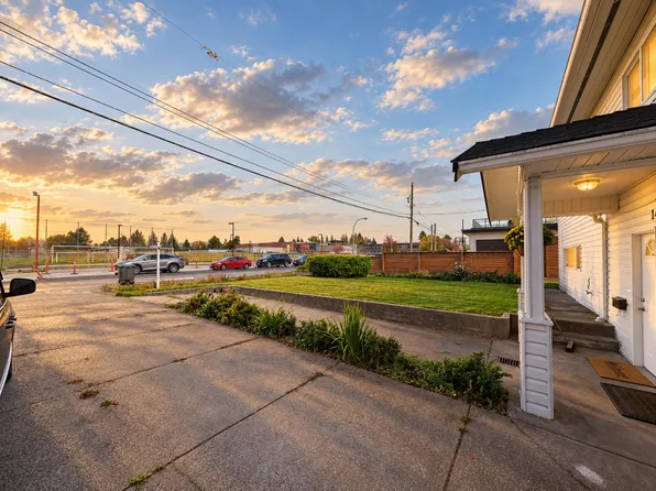 14490 106a Ave, Surrey, BC V3R 1T4